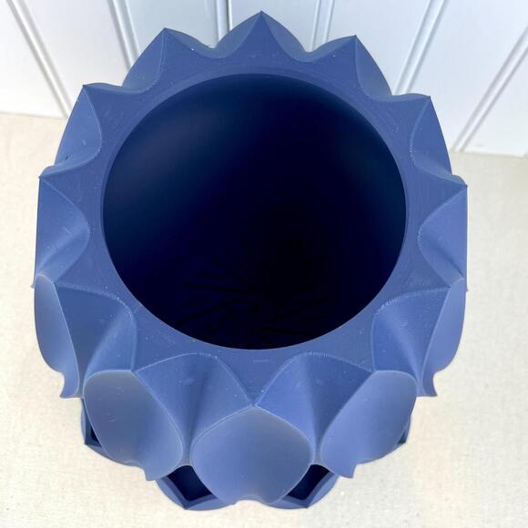 Cactus-Inspired Planter with Drainage Tray, Abyssal Planter Pot 02, Indoor Only - Picture 5 of 10